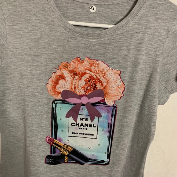 Gray woman shirt. - Picture 1 of 1